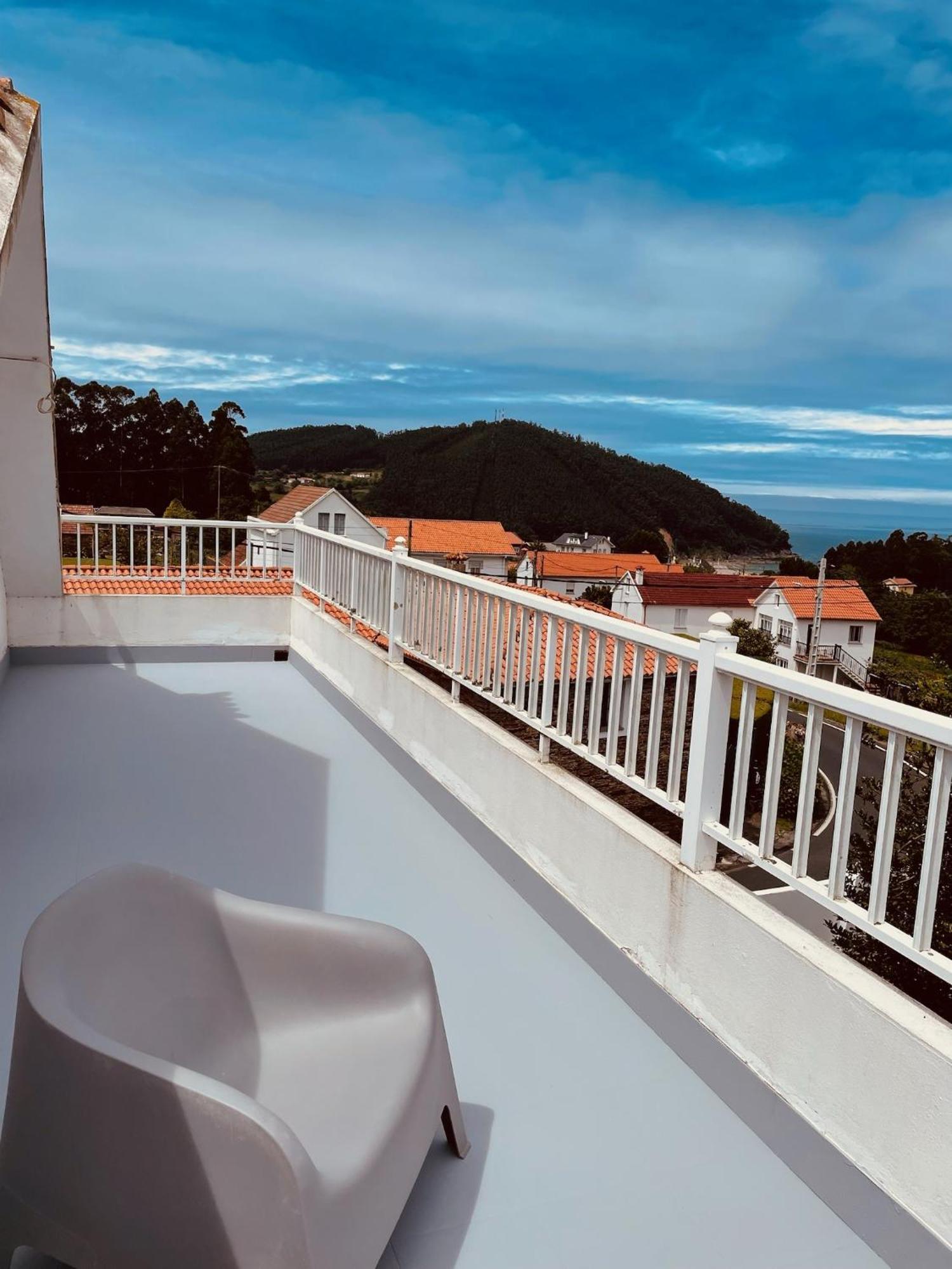 Beachfront Surf & Holiday House, Charming & Quiet Villarrube エクステリア 写真