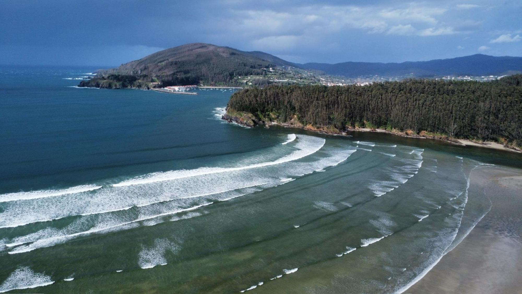 Beachfront Surf & Holiday House, Charming & Quiet Villarrube エクステリア 写真
